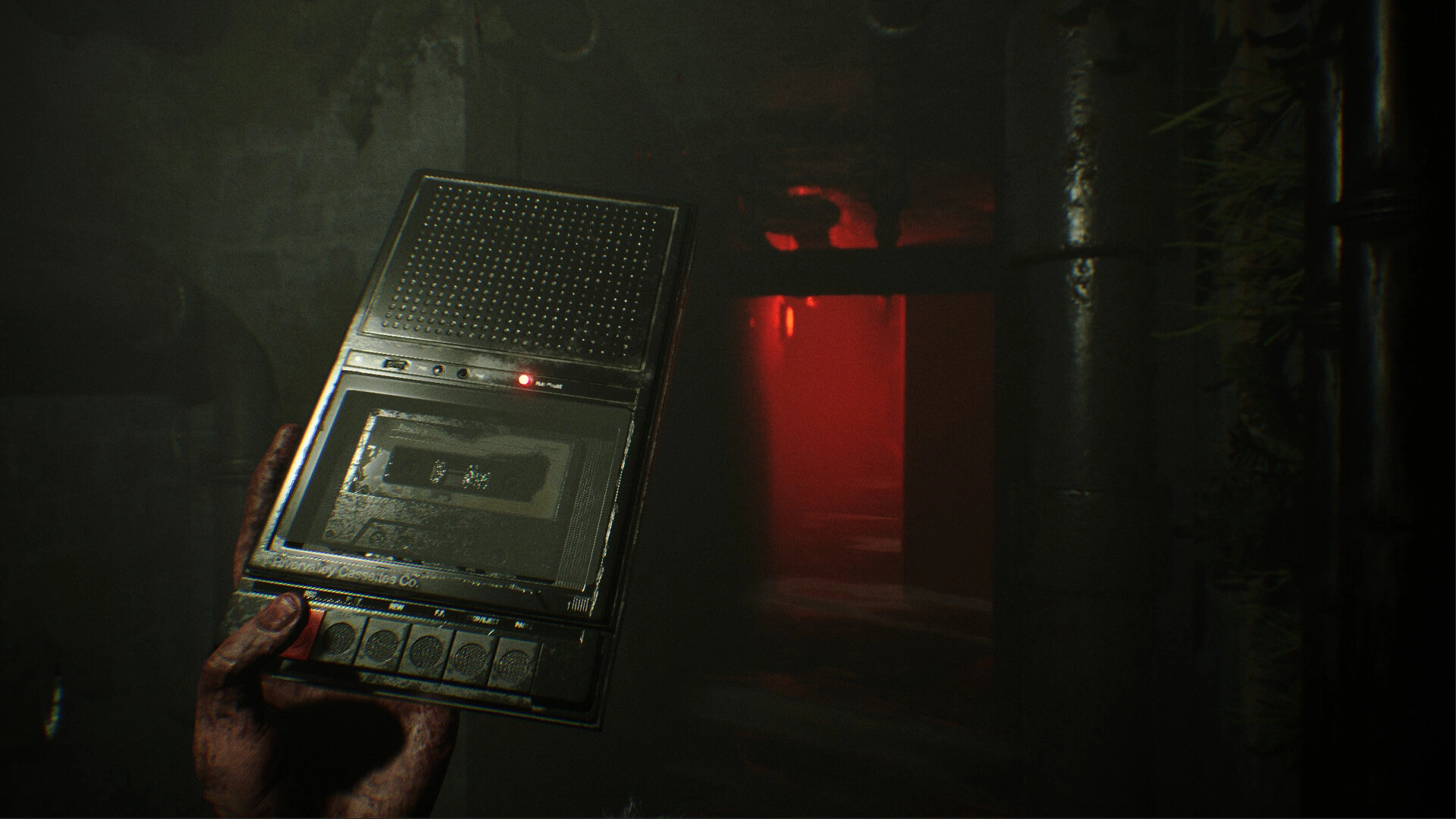 Players take control of investigator Jake Lepistow. (Image source: Steam)